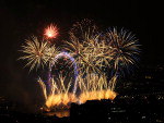 Em Londres, roda gigante London Eye ficou coberta de fogos de artifcio