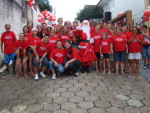 Famlia reunida aps organizao da 20 carreata do Papai Noel de Coqueiros. Maribel Vieira.