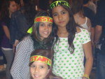 Essas lindas meninas estavam no show do Restart, realizado dia 16/10/2010 no Costo do Santinho. Elas foram levadas por mim, Karla. Minha filha Rafaella, 11 anos, usa  jaqueta quadriculada. Do lado est a amiguinha Camila, 12 anos e, agachada, est minha outra filha Karyn, 10 anos. Elas amam demais essa banda. Pena que ainda no podem ir no Planeta Atlntida. Mas, assim que tiverem idade, vou lev-las para curtir a maior festa do planeta.