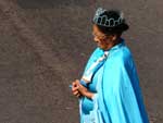 Agostina Amorim tem 63 anos e h 32 acompanha a procisso. Este ano ela veio vestida de Nossa Senhora para pedir sade  santa. 