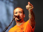 Ben Harper se apresenta no segundo dia de shows