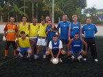 Essa galera se rene todos os sbados para um bate bola de qualidade. Em p: Wilson, Moraes, Genilson, Anto, Marcio, Beio, Sabi, Isaque, Alex.   agachados: Vilmar, Adriano, Silvinho.