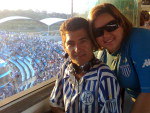 Juliana e Luciano na Ressacada, casal azurra, no clssico catarinense.