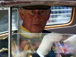 Prncipe Charles, pai de William, durante trajeto at a Abadia de Westminster