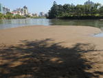 Banco de areia se forma na foz do Ribeiro da Velha