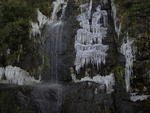 Cachoeira congelada na manh de quarta-feira