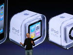 Jobs, frente s verses aprimoradas de um dos itens mais vendidos da Apple, o audioplayer iPod