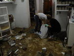 Moradores limpam lojas, casas e ruas de Blumenau que foram atingidas pela enchente