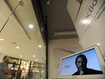 Loja catarinense da Apple homenageia Steve Jobs