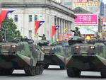 Tanques da Marinha tailandesa em rua de Taipei durante a comemorao do 100 aniversrio da Repblica Popular da China. O presidente tailands, Ma Ying Jeou durante seu discurso garantiu que no h inteno de unificao com a China. 