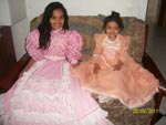 Feliz Dia das Crianas para as pequenas Jenifer, de 10 anos, e Rafaela, 2 anos