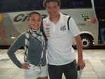 Eu e uma amiga (Leticia) fomos ver a chegada do Santos no hotel e eu tive o prazer de tirar foto com Elano, ele  muito simpatico. Valeu a pena! Giovana Stefani.