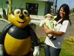 Minha esposa Camila e meu filho Joo Vitor na praia. Thiago Jorge Rosa Alves.