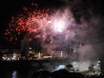 Desfile Nutico contou com show de fogos na Prainha e Papai Noel pelo Rio Itaja-Au 