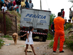 Segundo a polcia, a me das crianas tinha acabado de sair de casa para trabalhar quando foi informada por uma vizinha que a casa estava em chamas.