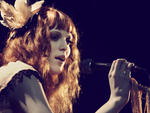 Karen Elson  outra que se dedicou a carreira dupla.