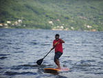 Outra prtica popular neste vero da Lagoa da Conceio  o chamado Stand Up Paddle (SUP), em que se rema em p, sobre um tipo de prancha. 