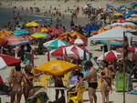 Praia da Joaquina lotou nesta tera-feira de calor