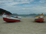 Forte corrente de vento nesta quarta-feira na praia do Pntano do Sul 