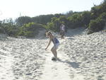 Sexta - o sandboard (surfe de areia) rolou na praia do Ervino em So Francisco do Sul nas dunas do Parque Ambiental Acarai. L, as pranchas so alugadas por R$ 10 a hora