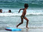 Com poucas ondas, praia da Lagoinha  ideal para as crianas brincarem com prancha