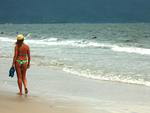 Praia de Jurer Internacional neste domingo amanheceu com o sol entre as nuvens. O tempo nublado estava ideal para uma boa caminhada ou mesmo relaxar.