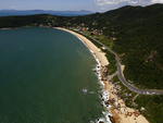O fotgrafo Patrick Rodrigues sobrevoou a rodovia Interpraias, em Balnerio Cambori, e clicou as seis praias agrestes da cidade