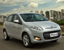 Verses da Linha 2013 do novo Fiat Palio, como o Essence Dualogic 1.6 16V (foto), agora saem de fbrica com o Kit HSD (High Safety Drive), que inclui air bag duplo frontal mais freios ABS com EBD.