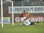 Leandro Carvalho comemora gol
