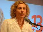 Ana Paula discursa durante campanha  prefeitura de Blumenau