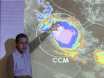 Quinta-feira: Meteorologista Leandro Puchalski da RBS Leandro Puchalski faz palestra para estudantes do colgio Machado de Assis, em Blumenau