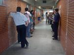 Fila para votar no Colgio CEDUP, em Blumenau