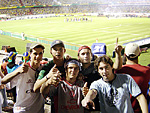 Os passo-fundenses Felipe, Gregor, Lucas, Andr e Gustavo comemoram a vitria de 4 a 1