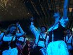 No primeiro fim de semana da Oktoberfest em Blumenau, mais de 150 mil pessoas passaram pela Vila Germnica