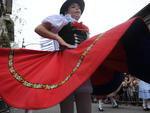 Quarto desfile da Oktoberfest, no Sbado, contou com grande pblico. Tarde de sol contribui para presena dos folies