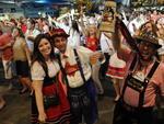 ltima quarta-feira da 29 Oktoberfest contou com pavilhes cheios, msica e animao