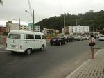 De segunda  sexta feira, a rua das Palmeiras  fechada para o trnsito de carros a partir das 17h, normalizando o fluxo na Rua Itaja, pois o semforo na Rua XV  desativado no cruzamento.