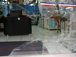 Quinta-feira: Loja foi arrombada na Rua XV de Novembro, em Blumenau. O estabelecimento j tinha sido alvo de bandidos na semana passada