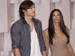 Ashton Kutcher e Demi Moore se separaram. Demi apareceu ao lado da alguns caras, mas no assumiu romance com ningum. Ashton est namorando Mila Kunis