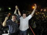 Outubro: Na primeira eleio com segundo turno em Blumenau, Napoleo Bernardes (PSDB)  eleito prefeito. O candidato e o vice, Jovino Cardoso (DEM), somam 70,7% dos votos blumenauenses