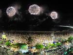 Show pirotcnico de 17 minutos emocionou o pblico que acompanhou a chegada de 2013 na orla da Praia Central, em Balnerio Cambori.