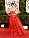 Estrela do seriado &quot;New Girl&quot;, a atriz Zooey Deschanel pisou no tapete vermelho com um vestido do estilista Oscar de la Renta