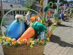 Tera-feira: Parque Vila Germnica, em Blumenau, comea a ser decorado para abrigar a Osterdorf, a Vila de Pscoa. O evento ser aberto ao pblico de 3 a 31 de maro