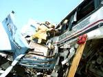 11 - 26 de maro de 2004 - Uma coliso frontal entre um nibus da empresa Catarinense, que fazia a linha Joinville-Lages, e um caminho frigorfico mata nove pessoas e fere 29 em Apina. Morrem os motoristas dos veculos mais sete passageiros do nibus.