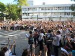 Quinta-feira: Cerca de 1,5 mil servidores do Sindicato nico dos Trabalhadores no Servio Pblico de Blumenau  se reuniram em assembleia na praa em frente  prefeitura para  discutir o reajuste salarial