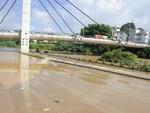 Quinta-feira: Chuvas que atingiram o Vale do Itaja at a madrugada de quinta-feira elevaram o nvel do Rio Itaja-Mirim, em Brusque