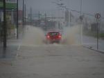 Quarta-feira: Forte chuva deixou o trnsito complicado entre Itaja e Balnerio Cambori