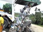 Coletores de lixo enfrentam rotina de trabalho rduo para recolher os resduos em Blumenau
