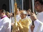 Fiis celebram a data com a missa na Catedral So Paulo Apstolo e tambm se renem nas ruas da cidade