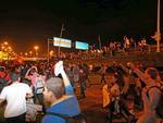 Manifestantes atravessaram a Ponte Colombo Salles, sada da capital